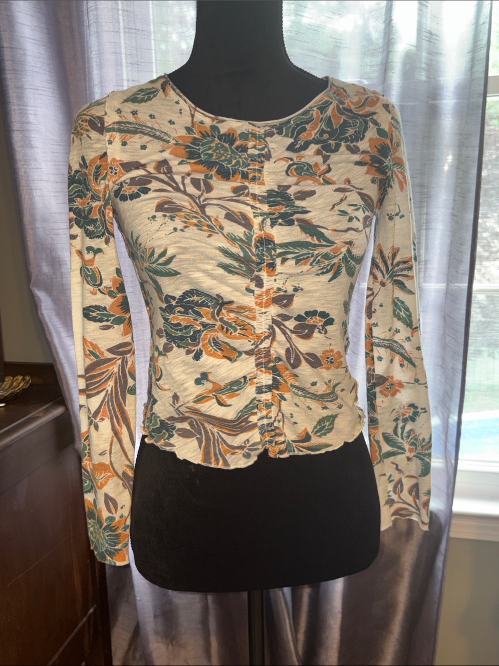 We The Free Cream Button-Front Floral Ruched Long Sleeve Top
